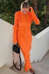 Solid-Color-Crew-Neck-Pleated-Maxi-Dress-4