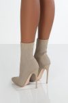 Solid-Color-Pointed-Toe-Knitted-Boots-1